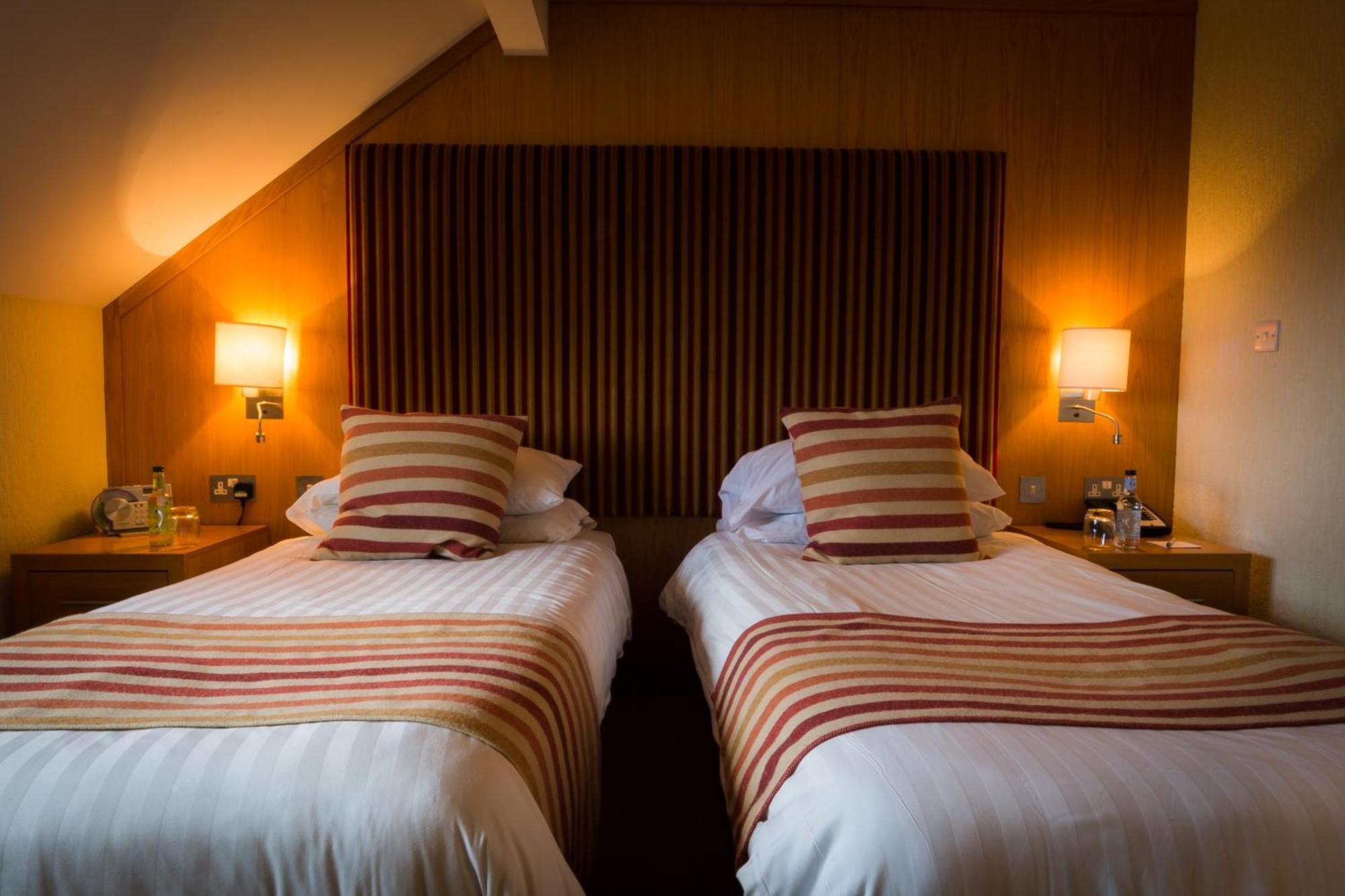 Wolfscastle Country Hotel Haverfordwest Extérieur photo