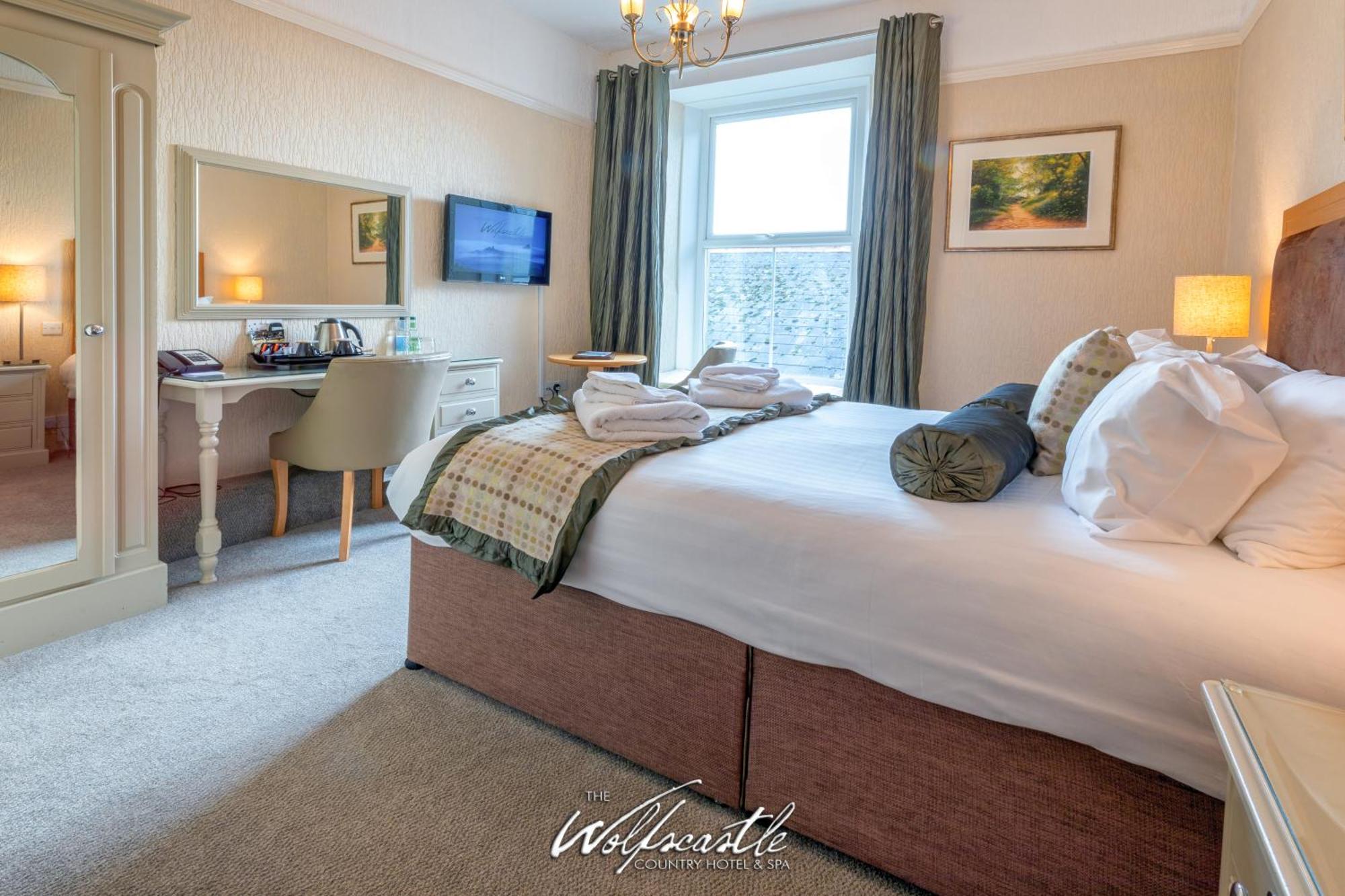 Wolfscastle Country Hotel Haverfordwest Extérieur photo