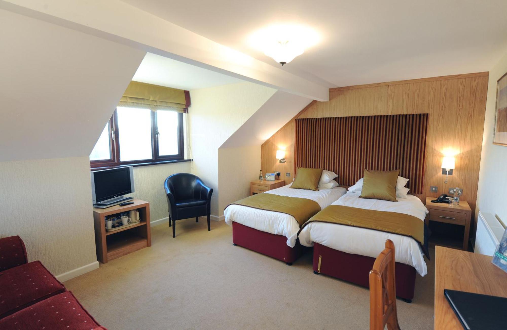 Wolfscastle Country Hotel Haverfordwest Extérieur photo