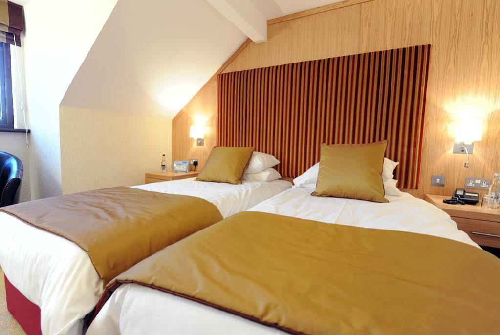 Wolfscastle Country Hotel Haverfordwest Extérieur photo