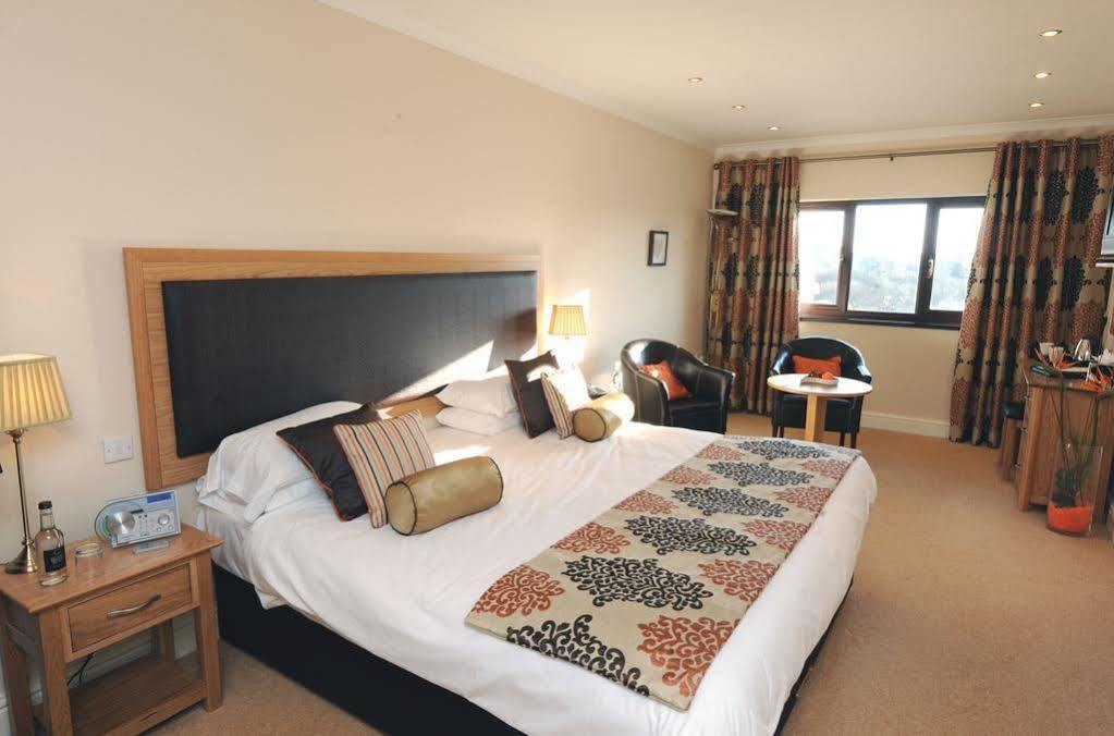 Wolfscastle Country Hotel Haverfordwest Extérieur photo